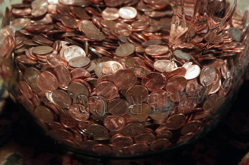 033689.ME.0728.Pennies4.PRPennies, unpopular in the marketplace, end up in a jar on the livingroom